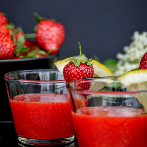 Erdbeerlimes Wodka Holunderblütensirup Rezept trickytine