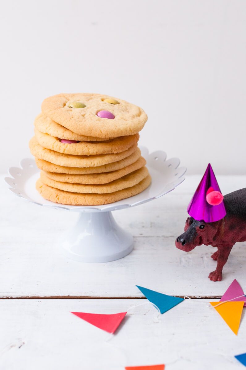 neo tier torte party animal trickytine kitkat nusskuchen smarties cookies