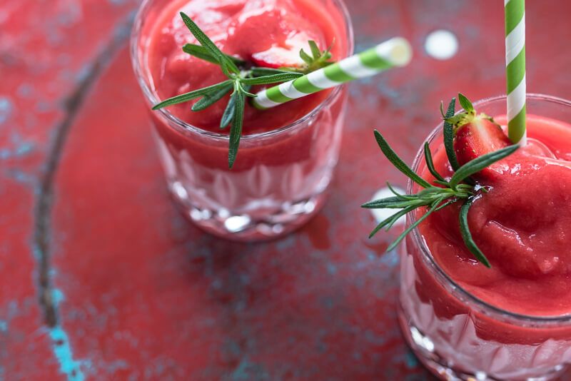 Erdbeer Slush Gin Rosmarin Slush trickytine
