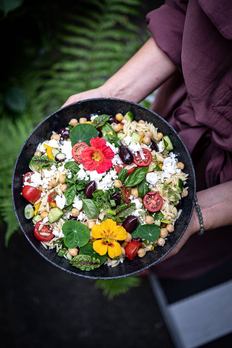 10 Feta-Rezepte Griechischer Orzo Nudelsalat mit Feta trickytine