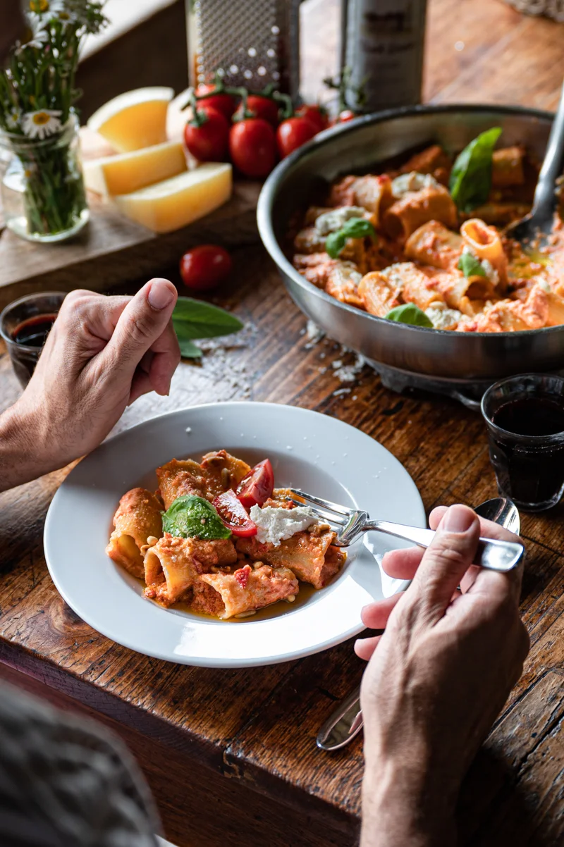 5 Rezeptideen mit Ricotta Pasta mit Ofentomaten und Ricotta trickytine